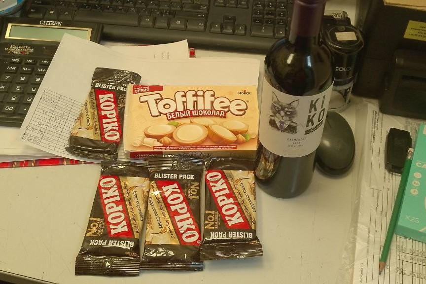 Фото 12-летняя девочка укусила полицейского при попытке задержания после кражи в продуктовом магазине Новосибирска 2 - Сиб.ФМ Фото 12-летняя девочка укусила полицейского при попытке задержания после кражи в продуктовом магазине Новосибирска 2